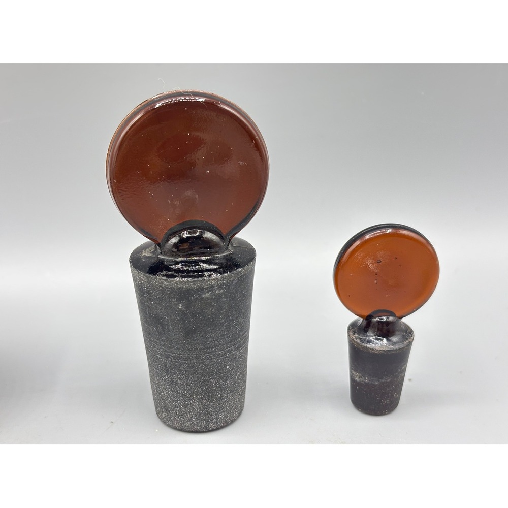 Vtg Brown Amber Glass Bottle Stoppers Set‎ of 2 Round Coin Top Apothecary Brown